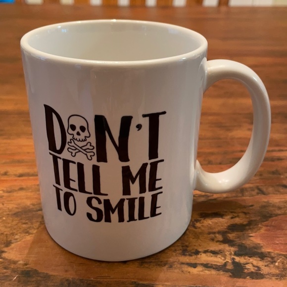 *Host Pick* 2/$25 NWOT Feminist Don’t Tell Me to Smile Mug - Picture 1 of 4